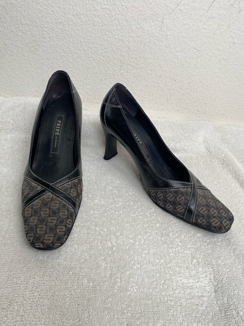 Pripe by Misope Women's Black Gray Logo Almond Toe Pump Heels Size 6 Classic